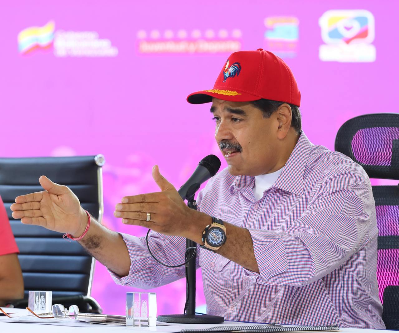 Maduro estima que el chavismo ganará 23 gobernaciones en 2025